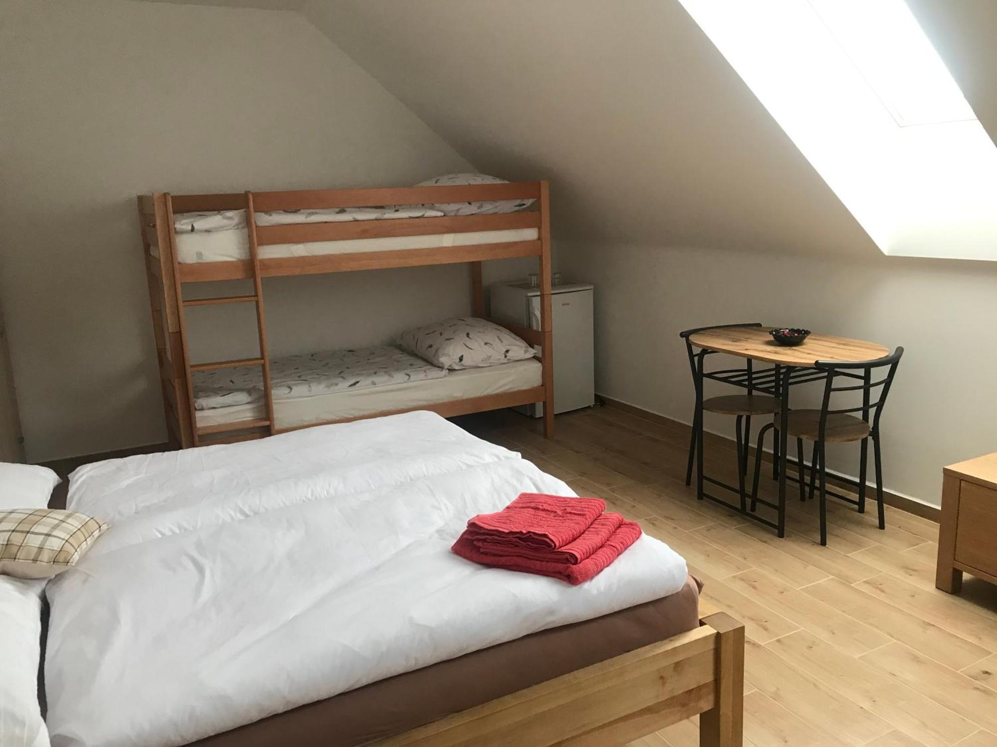 Penzion U Kostela Kuzelov Exteriör bild